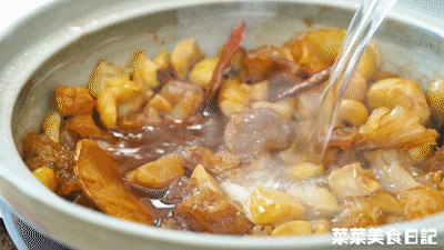 红烧牛筋怎么做好吃又简单，红烧蹄筋的家常做法大全（红烧牛筋最家常的做法是什么）