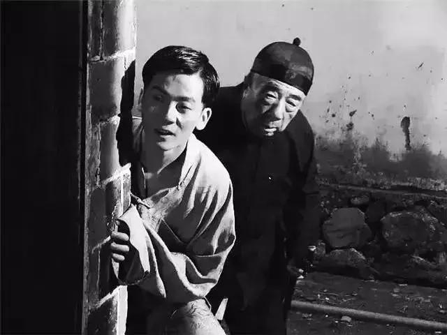 张艺谋导演的电影，张艺谋导演的电影《英雄》