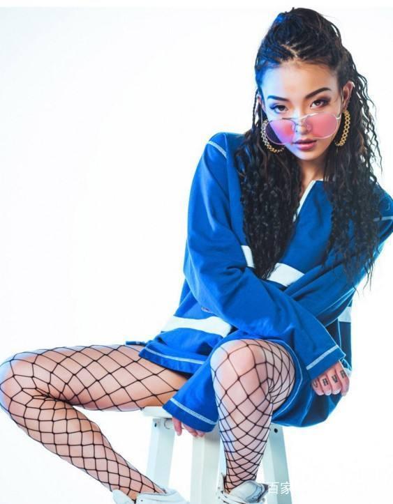 中国大陆女rapper18岁月经，18岁女RAPPER（这届新说唱的女rapper）