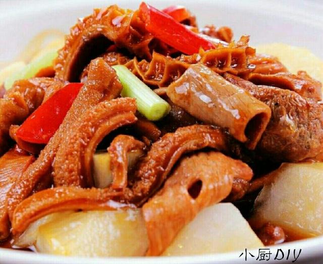 牛杂的做法和配料，做牛杂的配方和步骤（大妈靠卖牛杂买车买房）