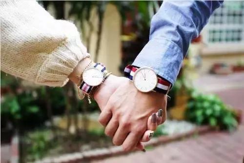 dw手表的含义是什么，dw手表是什么牌子（DW手表为何成为时尚界新宠）