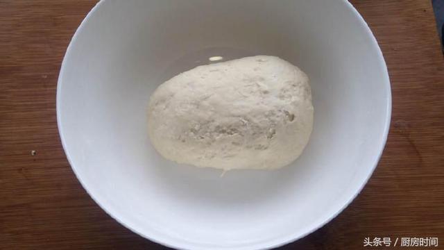 牛羊肉泡馍的饼子怎么做，牛羊肉泡馍的饼子怎么做好吃（难怪陕西羊肉泡馍那么好吃）