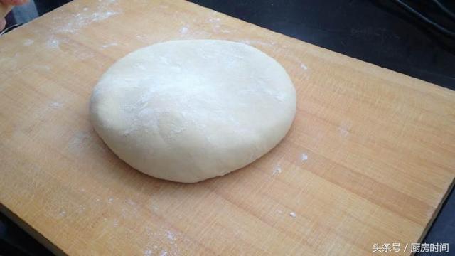 牛羊肉泡馍的饼子怎么做，牛羊肉泡馍的饼子怎么做好吃（难怪陕西羊肉泡馍那么好吃）