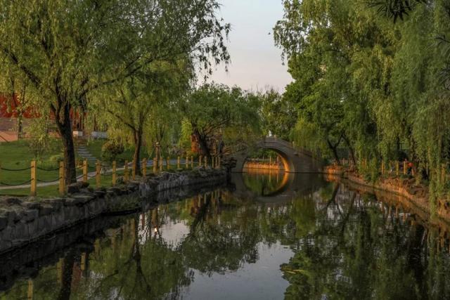 上海杉达学院怎么样，排名好不好（沪上这24所高校的靓丽“水景”）