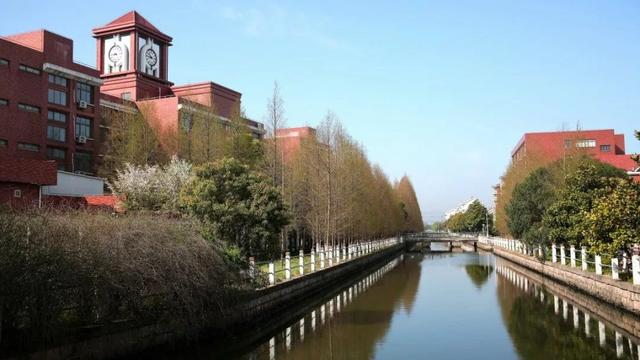 上海杉达学院怎么样，排名好不好（沪上这24所高校的靓丽“水景”）