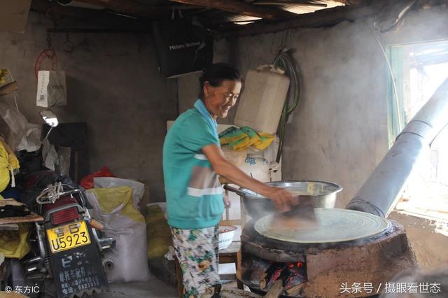章丘煎饼卷子的做法，多年没吃过农村柴火灶烙制的煎饼了