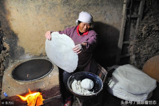 章丘煎饼卷子的做法，多年没吃过农村柴火灶烙制的煎饼了