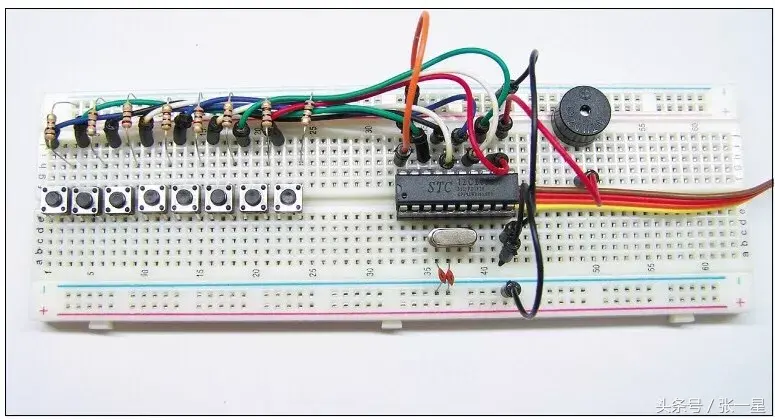 单片机 数字音乐盒 用单片机下载程序做一个音乐盒，需要哪些步骤？