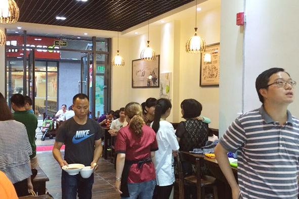 干锅香辣虾加盟店有哪些品牌，干锅创业开店与鸡杂、干锅兔制作流程