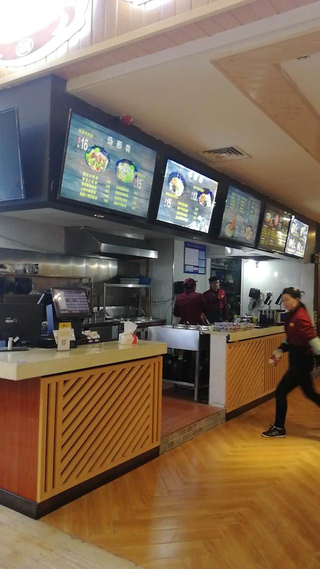 干锅香辣虾加盟店有哪些品牌，干锅创业开店与鸡杂、干锅兔制作流程