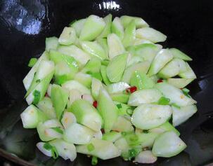 图片[6]-【丝瓜炖豆腐】做法步骤图 营养丰富 比吃钙片喝骨肉汤补钙好-起舞食谱网