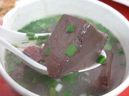 【香蔥豬血】做法步驟圖  冬天多吃 給血管做個(gè)大掃除 對身體太-起舞食譜網(wǎng)