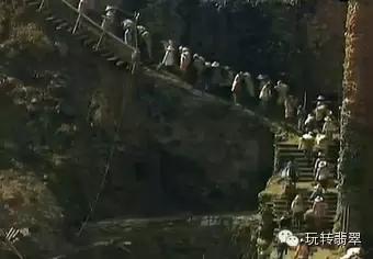 翡翠是怎么形成的，翡翠是如何形成的（翡翠的前世今生）