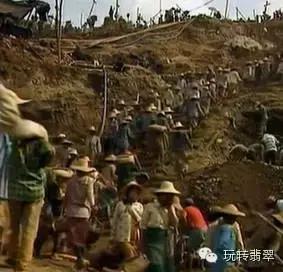 翡翠是怎么形成的，翡翠是如何形成的（翡翠的前世今生）