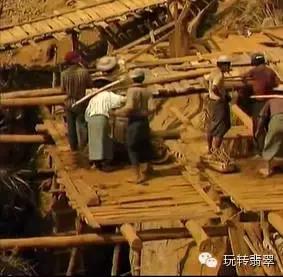翡翠是怎么形成的，翡翠是如何形成的（翡翠的前世今生）