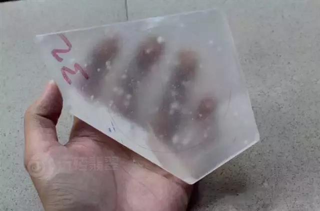 翡翠是怎么形成的，翡翠是如何形成的（翡翠的前世今生）