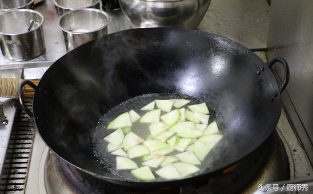 焖羊排的做法和配方，秋冬进补必不可少的红焖羊排