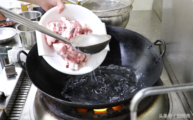 焖羊排的做法和配方，秋冬进补必不可少的红焖羊排