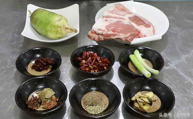 焖羊排的做法和配方，秋冬进补必不可少的红焖羊排