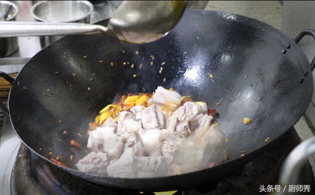 焖羊排的做法和配方，秋冬进补必不可少的红焖羊排