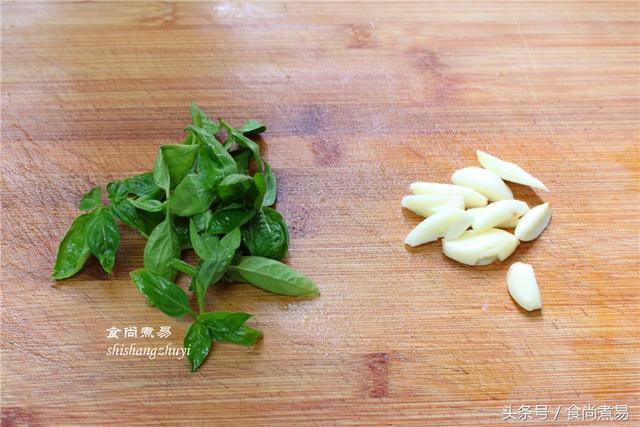 苏泊尔煎烤机使用方法，苏泊尔煎烤机使用方法视频（这个菜适合懒人和新手）