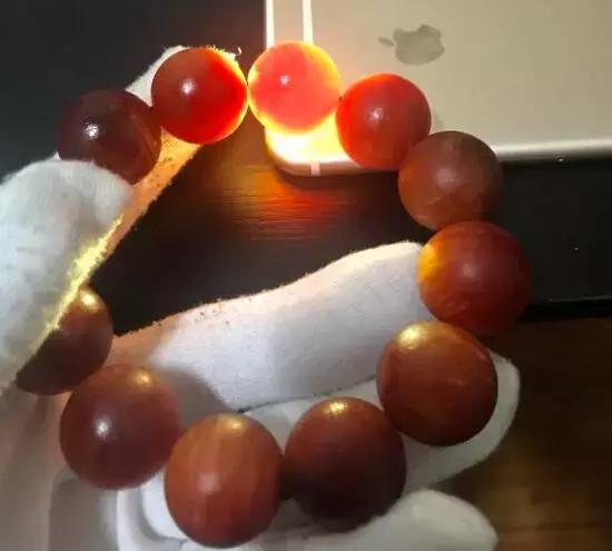 东北琥珀木手串怎么盘，东北琥珀木手串怎么盘玩包浆（东北的“特产手串”）