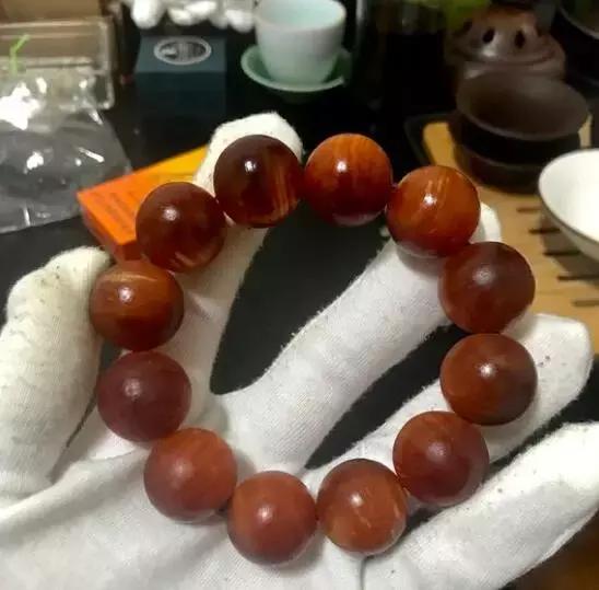 东北琥珀木手串怎么盘，东北琥珀木手串怎么盘玩包浆（东北的“特产手串”）