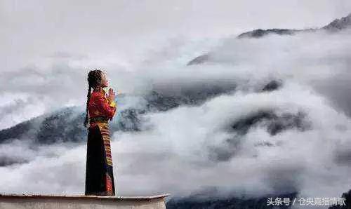 舌灿莲花是贬义词么，舌灿莲花是什么意思（仓央嘉措《仁增旺姆》）