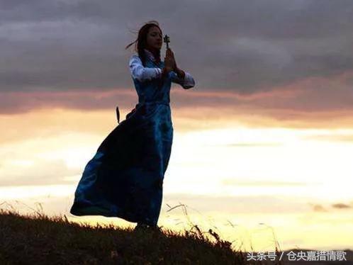 舌灿莲花是贬义词么，舌灿莲花是什么意思（仓央嘉措《仁增旺姆》）