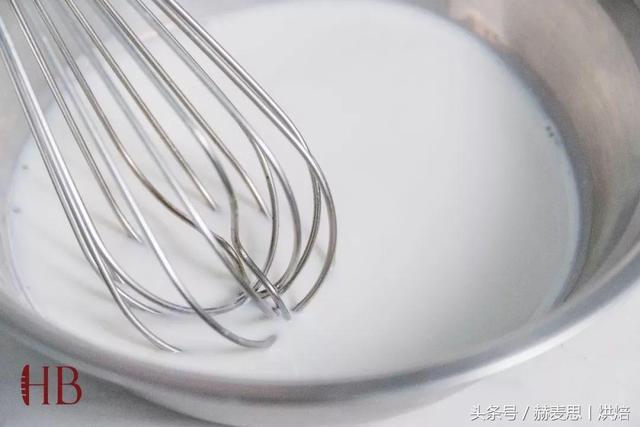 抹茶红豆麻薯的做法，奶茶麻薯做法（小清新抹茶红豆麻薯软欧包丨详细制作步骤）