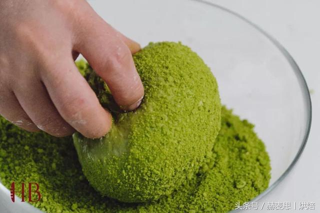 抹茶红豆麻薯的做法，奶茶麻薯做法（小清新抹茶红豆麻薯软欧包丨详细制作步骤）