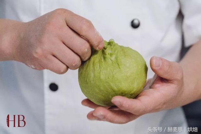 抹茶红豆麻薯的做法，奶茶麻薯做法（小清新抹茶红豆麻薯软欧包丨详细制作步骤）