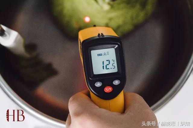 抹茶红豆麻薯的做法，奶茶麻薯做法（小清新抹茶红豆麻薯软欧包丨详细制作步骤）