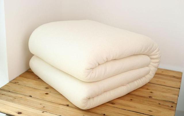 被芯脏了怎么洗，被芯怎么洗（被芯脏了不能用水洗？简单）