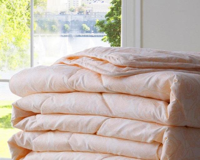 被芯脏了怎么洗，被芯怎么洗（被芯脏了不能用水洗？简单）