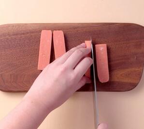 圖片[2]-【火腿雞蛋三明治】做法步驟圖  簡單3分鐘 補鈣又健腦 孩子早-起舞食譜網