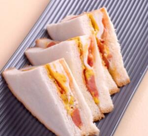 【火腿雞蛋三明治】做法步驟圖  簡單3分鐘 補鈣又健腦 孩子早-起舞食譜網