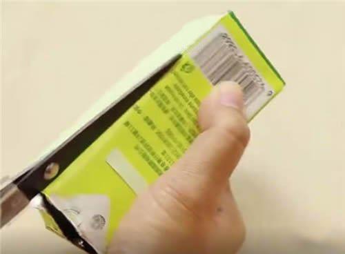 手工制作小汽车，饮料瓶手工制作小汽车（幼儿园牛奶盒废物利用）