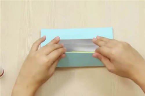 手工制作小汽车，饮料瓶手工制作小汽车（幼儿园牛奶盒废物利用）