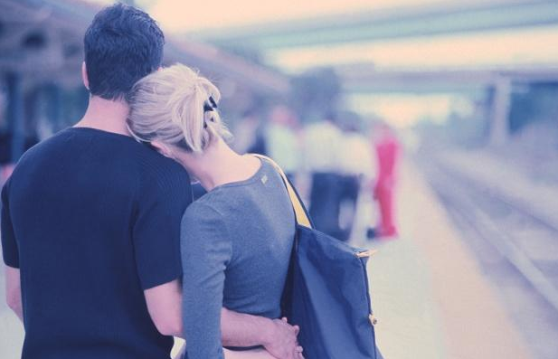 言行举止的意思是什么，肤浅是什么意思（一个男人能够在微信上跟你说这些话）