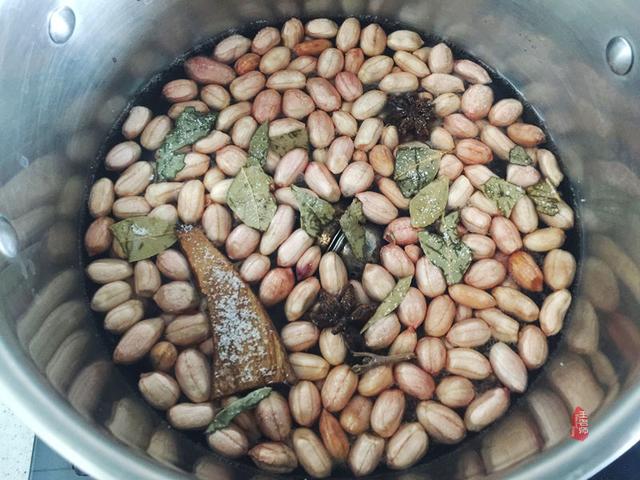 微波炉烤花生怎么做最好吃，大厨分享烤花生米独家做法