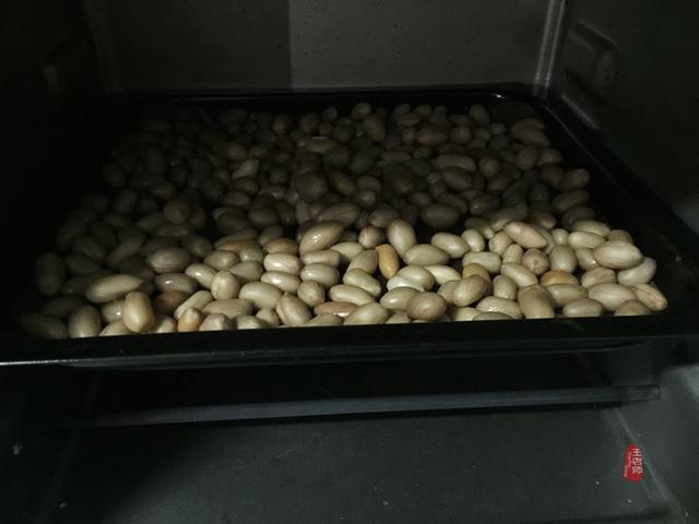 微波炉烤花生怎么做最好吃，大厨分享烤花生米独家做法