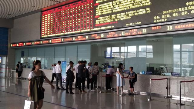 成都南站在哪个区，成都南站在哪个区哪个街道（位于成都市武侯区桂溪街道成都南站实拍）