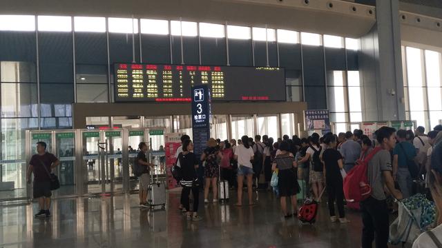 成都南站在哪个区，成都南站在哪个区哪个街道（位于成都市武侯区桂溪街道成都南站实拍）