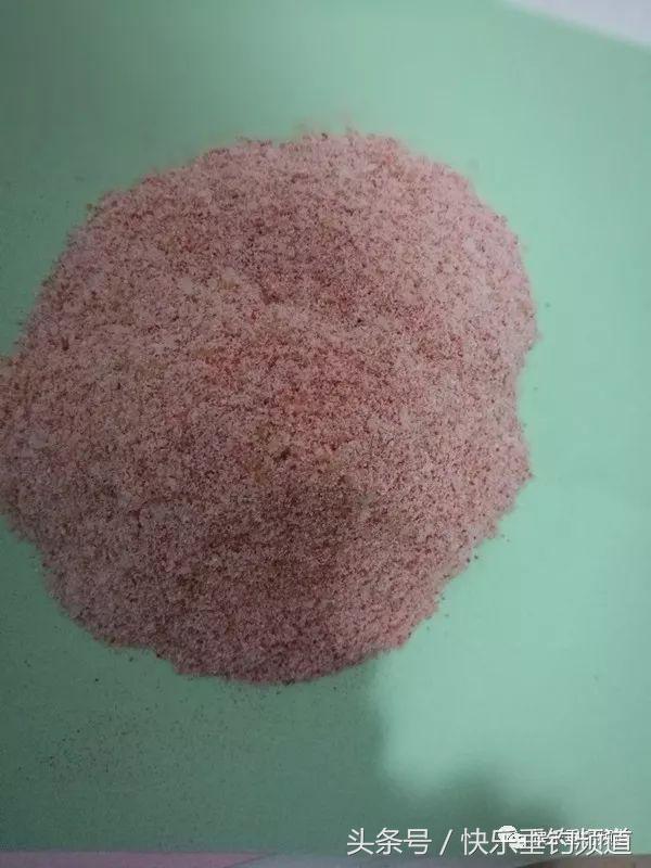 最简单的自制鱼饵，最简单的自制鱼饵教程（剩旧饵料千万不要扔）