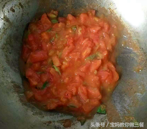 怎么做番茄炒甘蓝菜更好吃，番茄酱炒甘蓝的做法窍门（2个西红柿和一块甘蓝会是什么美味）
