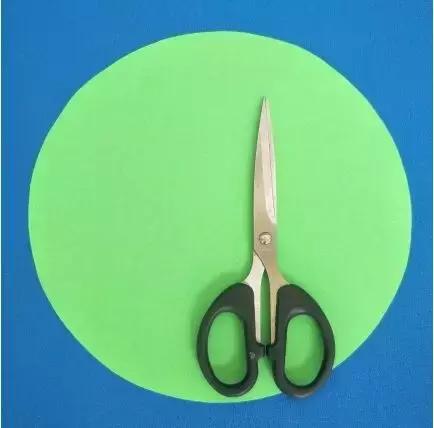 卡纸制作钟表模型，卡纸制作钟表模型视频（这是个多么有趣的小手工——“滴答滴答”的小钟表）