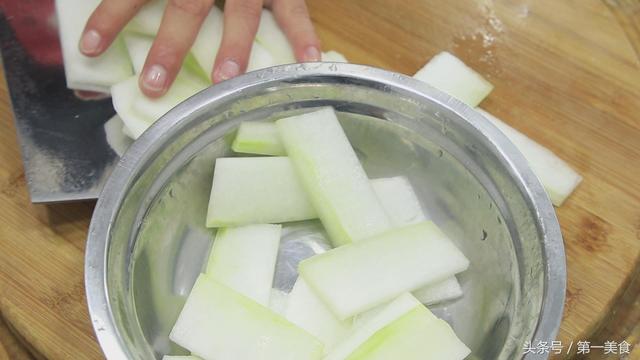 海米冬瓜的做法，海米冬瓜汤的做法家常的做法（几分钟做一锅虾皮冬瓜汤）