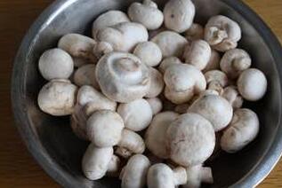 圖片[2]-【素炒口蘑】做法步驟圖 鮮味滿屋 常吃病毒感冒遠(yuǎn)離你-起舞食譜網(wǎng)