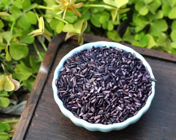 【生姜黑米紅茶】做法步驟圖 產后虛弱 常喝臉上也光滑了-起舞食譜網